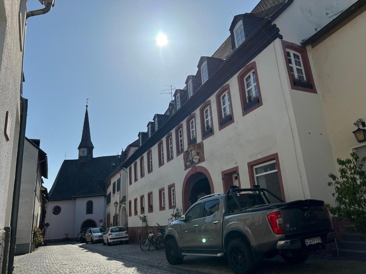 Ferienwohnung Im Stadionischem Hof Walluf Exterior foto