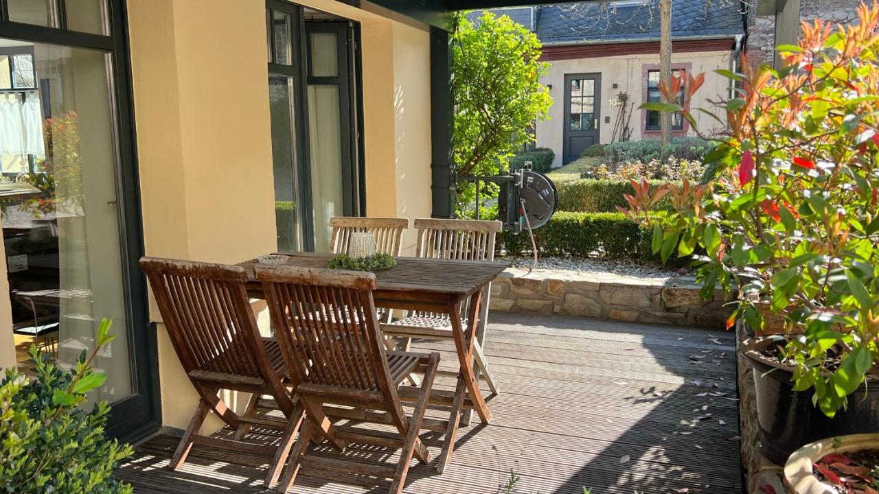 Ferienwohnung Im Stadionischem Hof Walluf Exterior foto