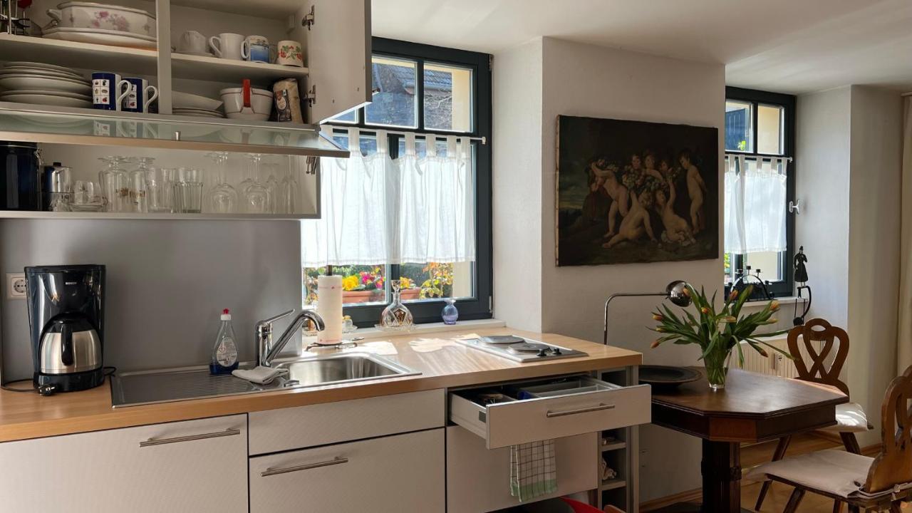 Ferienwohnung Im Stadionischem Hof Walluf Exterior foto
