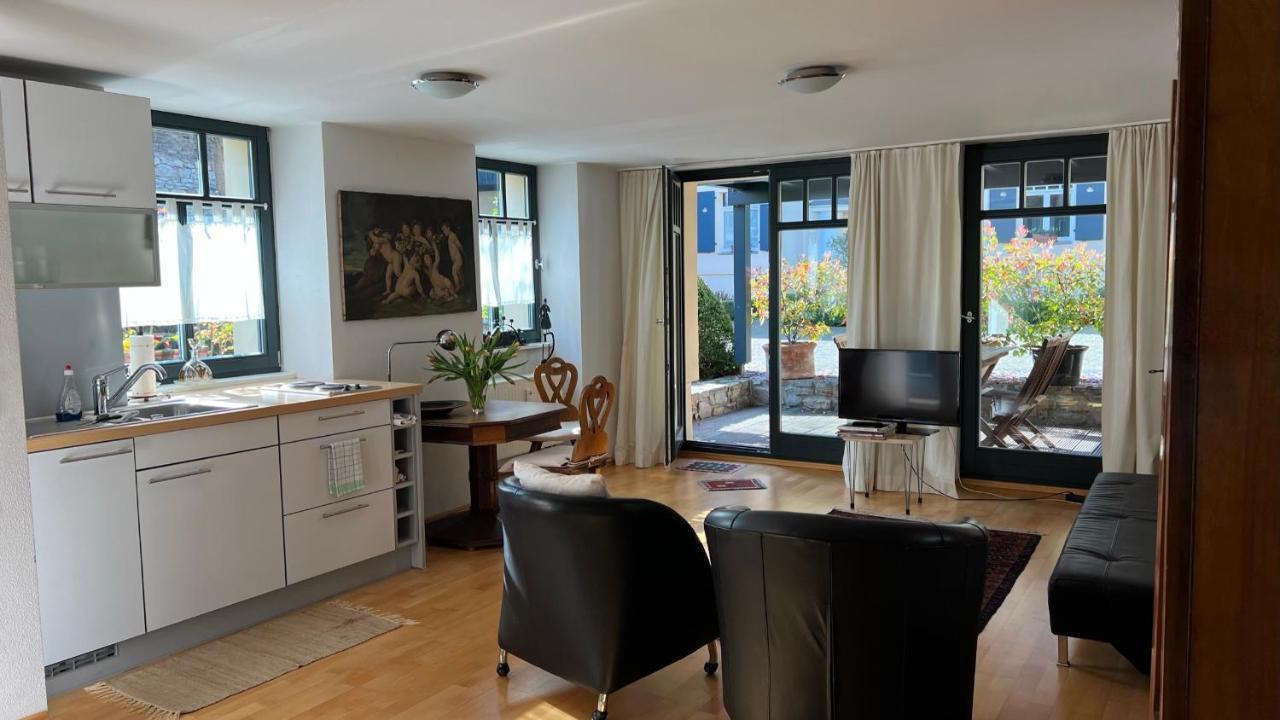 Ferienwohnung Im Stadionischem Hof Walluf Exterior foto